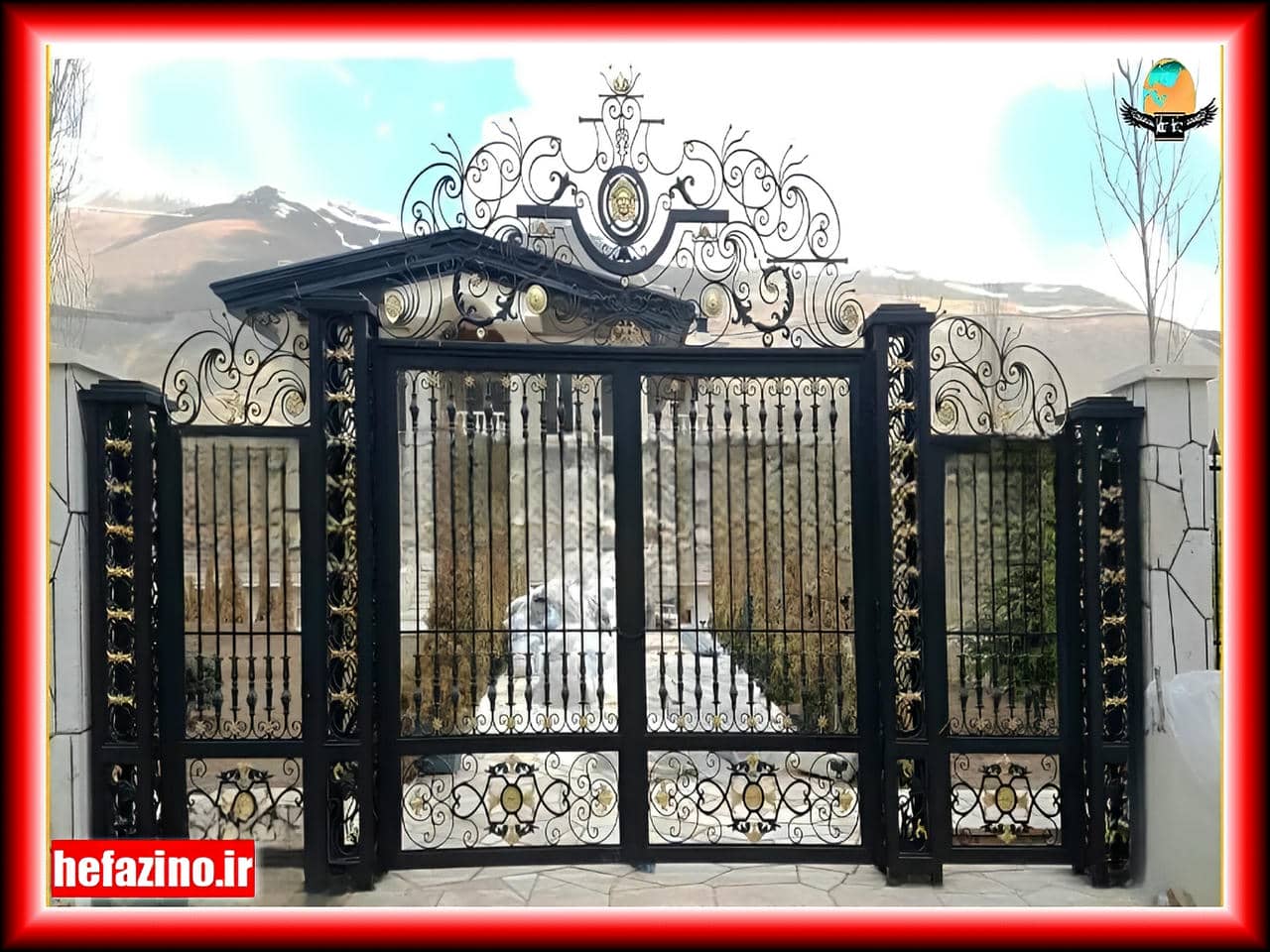 بررسی درب حیاط