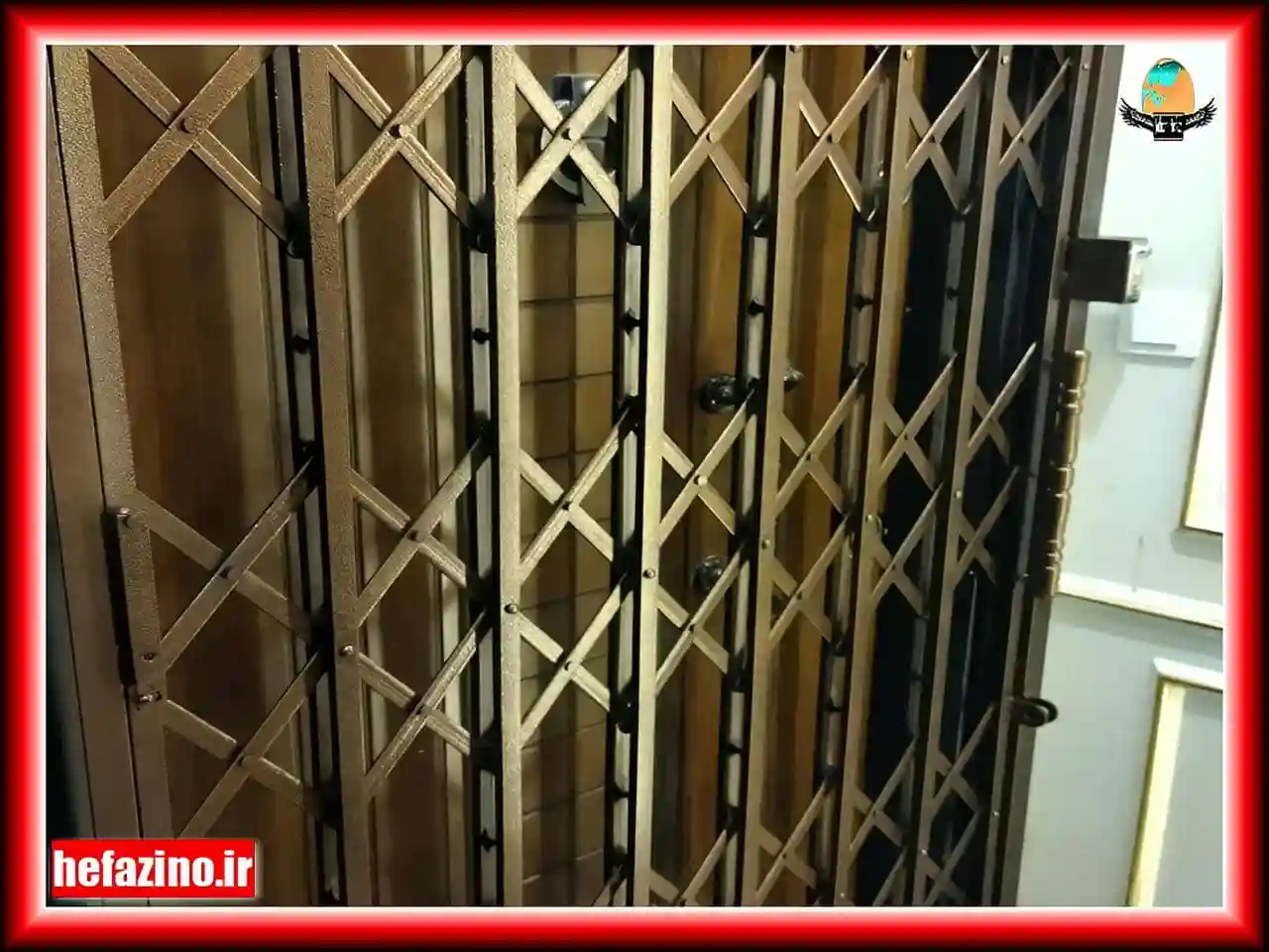 امکان باز و بسته کردن آسان درب آکاردئونی