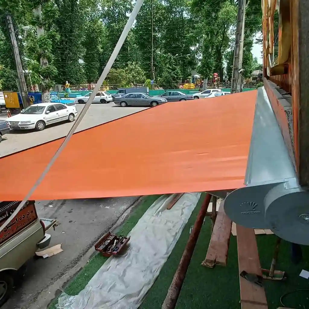 سایبان&zwnj; برقی ریلی و تاشو: پوشش منعطف برای تراس و حیاط