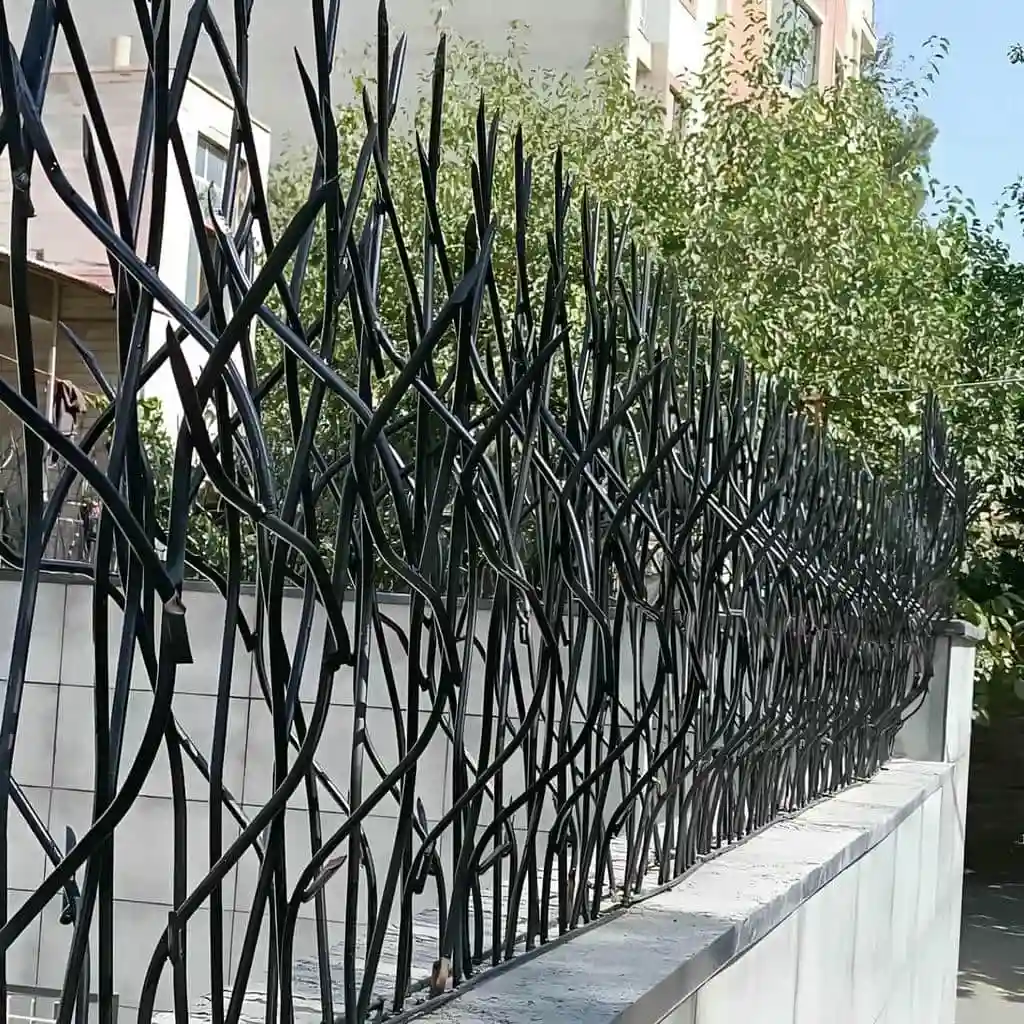 نصب حفاظ گوزنی روی دیوار