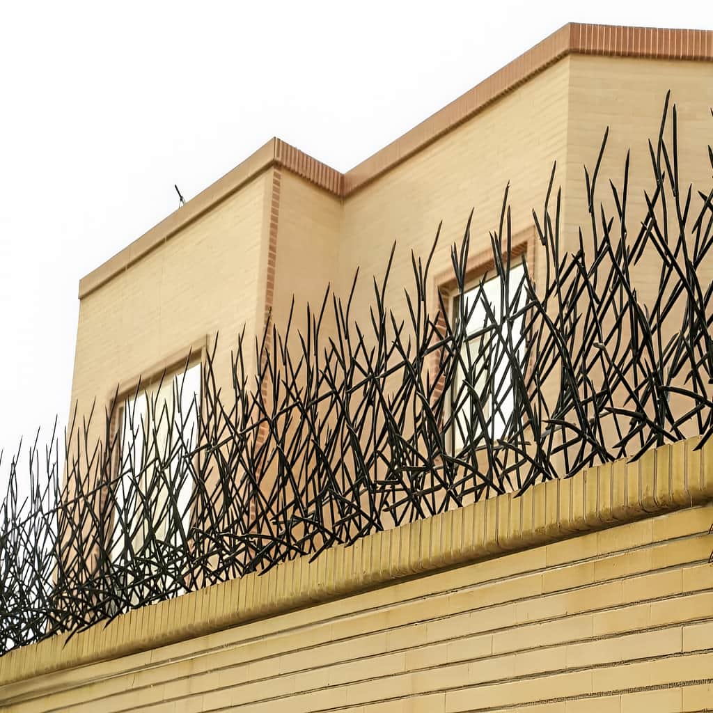 حفاظ امنیتی دیوار ویلا