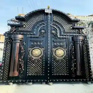 درب حیاط ساختمان لوکس فرفورژه