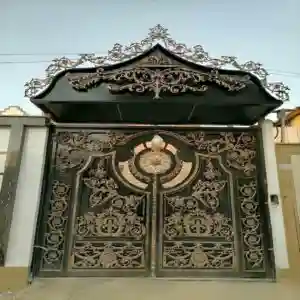 طراحی و ساخت درب پارکینگ فلزی مدرن