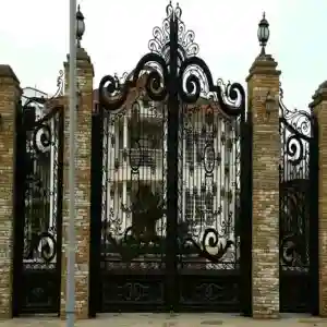 طراحی و ساخت انواع درب آهنی ویلا مدرن