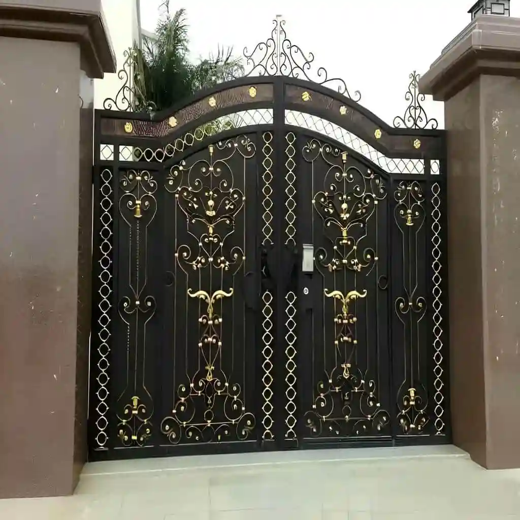 فروش درب حیاط لاکچری کلاسیک