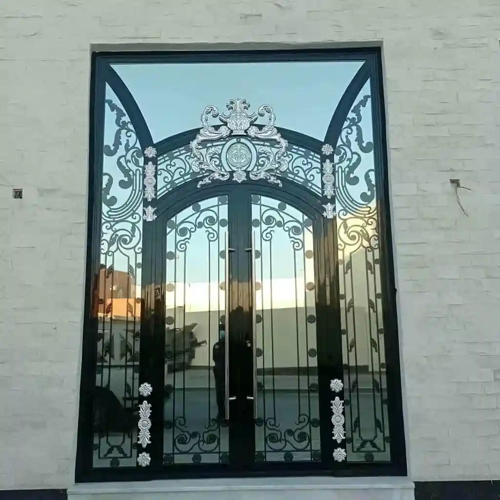 خرید درب فرفورژه فلزی برای ورودی ویلا