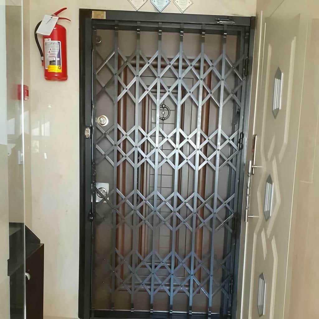 خرید درب آکاردئونی حفاظ متحرک کلاسیک در یاسوج