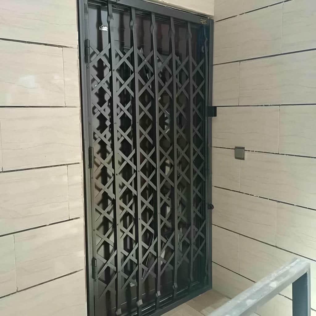 نصب درب آکاردئونی حفاظ متحرک فرفورژه در عظیمیه کرج