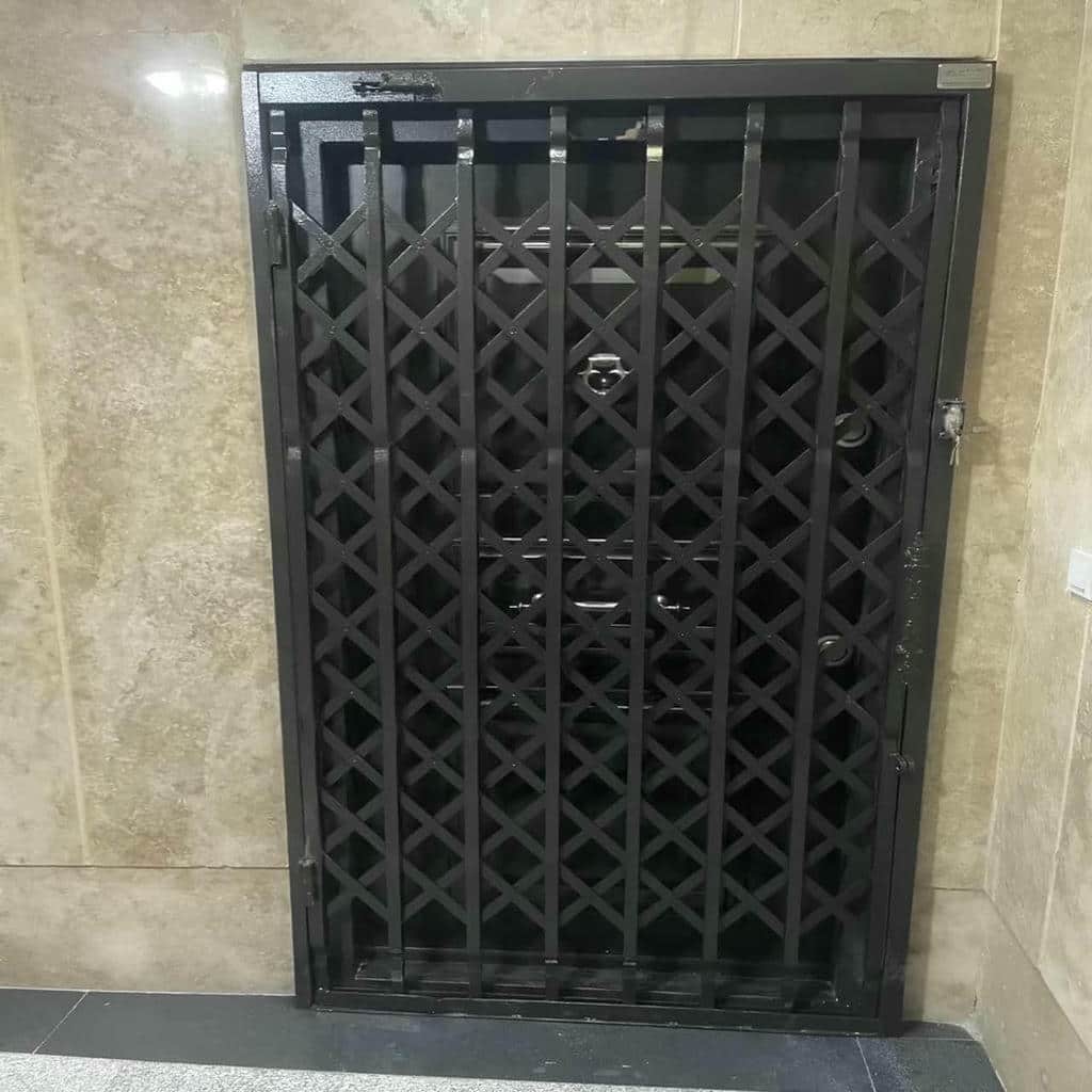 درب آکاردئونی حفاظ متحرک در کردان
