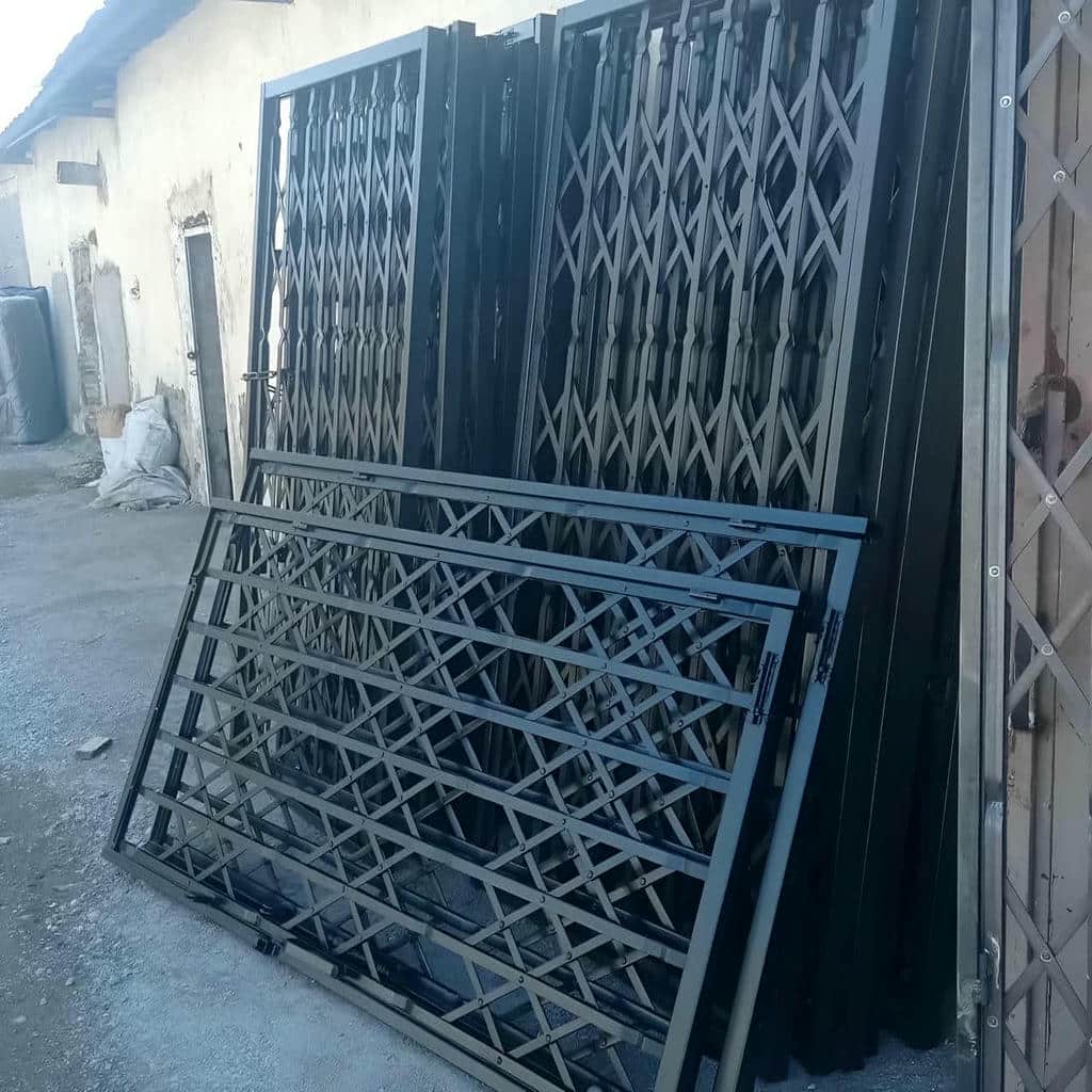 خرید درب آکاردئونی حفاظ متحرک کلاسیک در ساوه