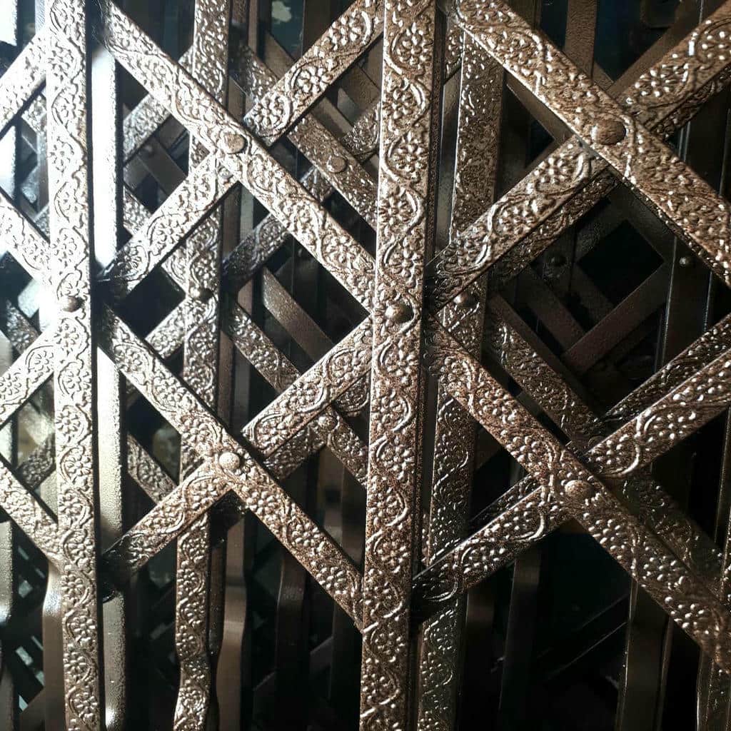 درب آکاردئونی حفاظ متحرک در کمال شهر
