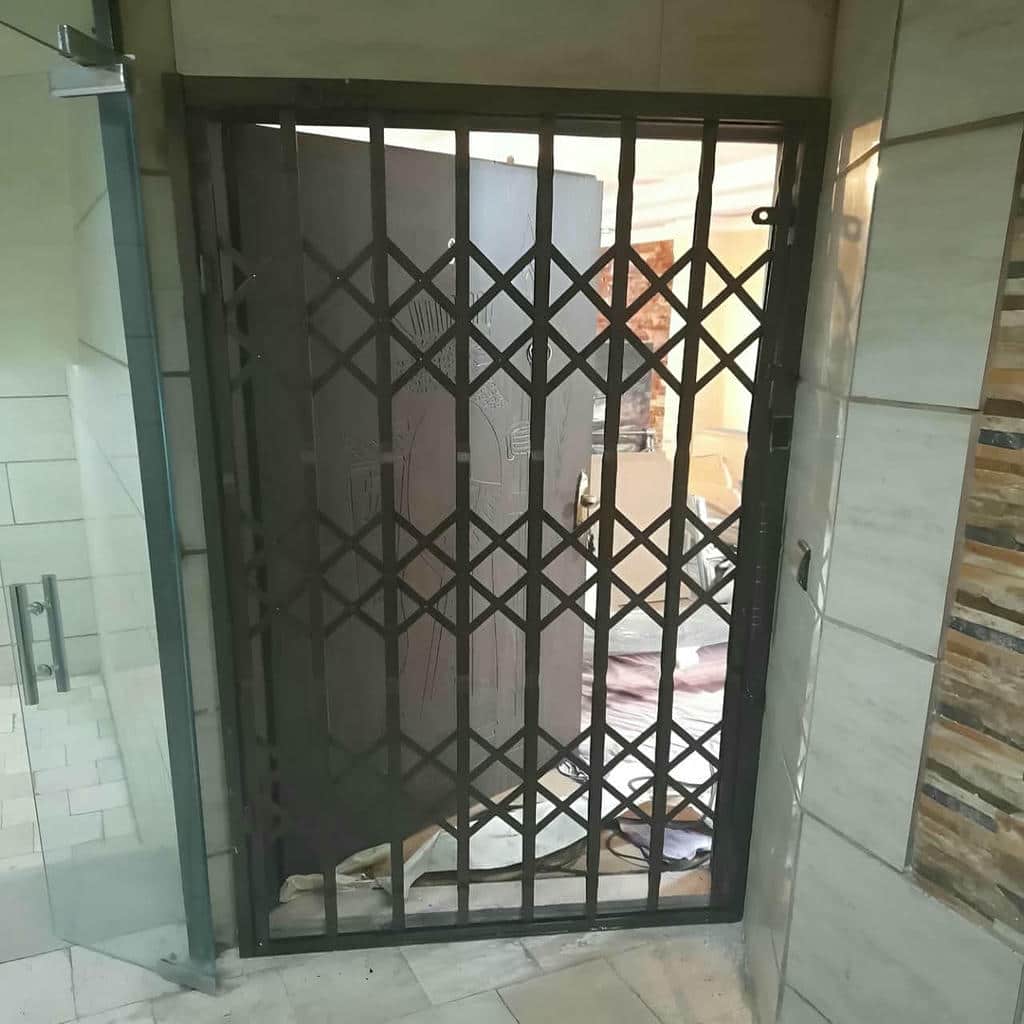 درب آکاردئونی حفاظ متحرک در فیروزکوه