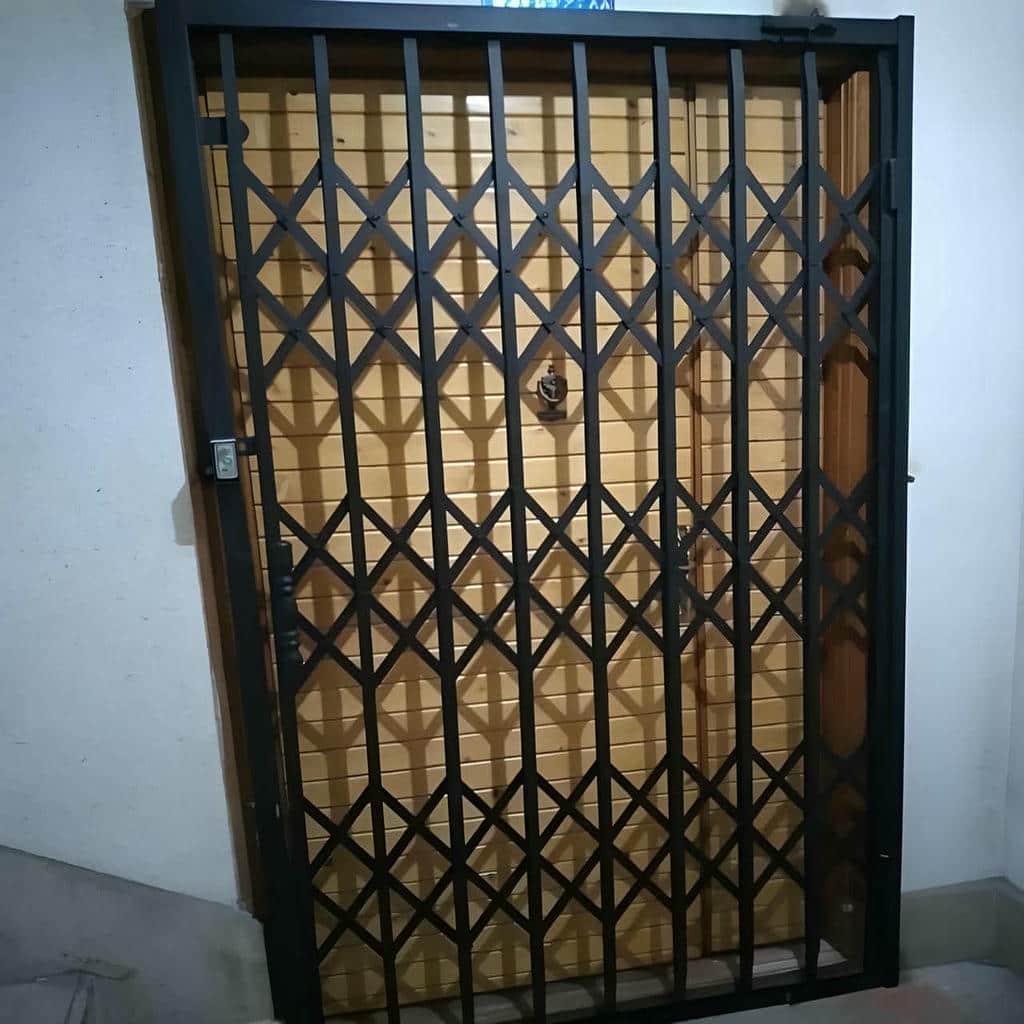 نصب درب آکاردئونی حفاظ متحرک مقاوم در لواسان