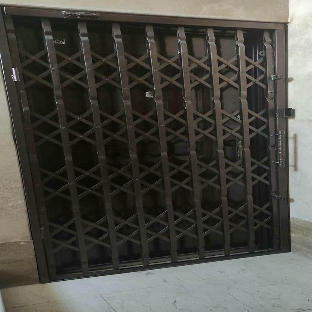 نصب درب آکاردئونی حفاظ متحرک ضدزنگ در مریوان