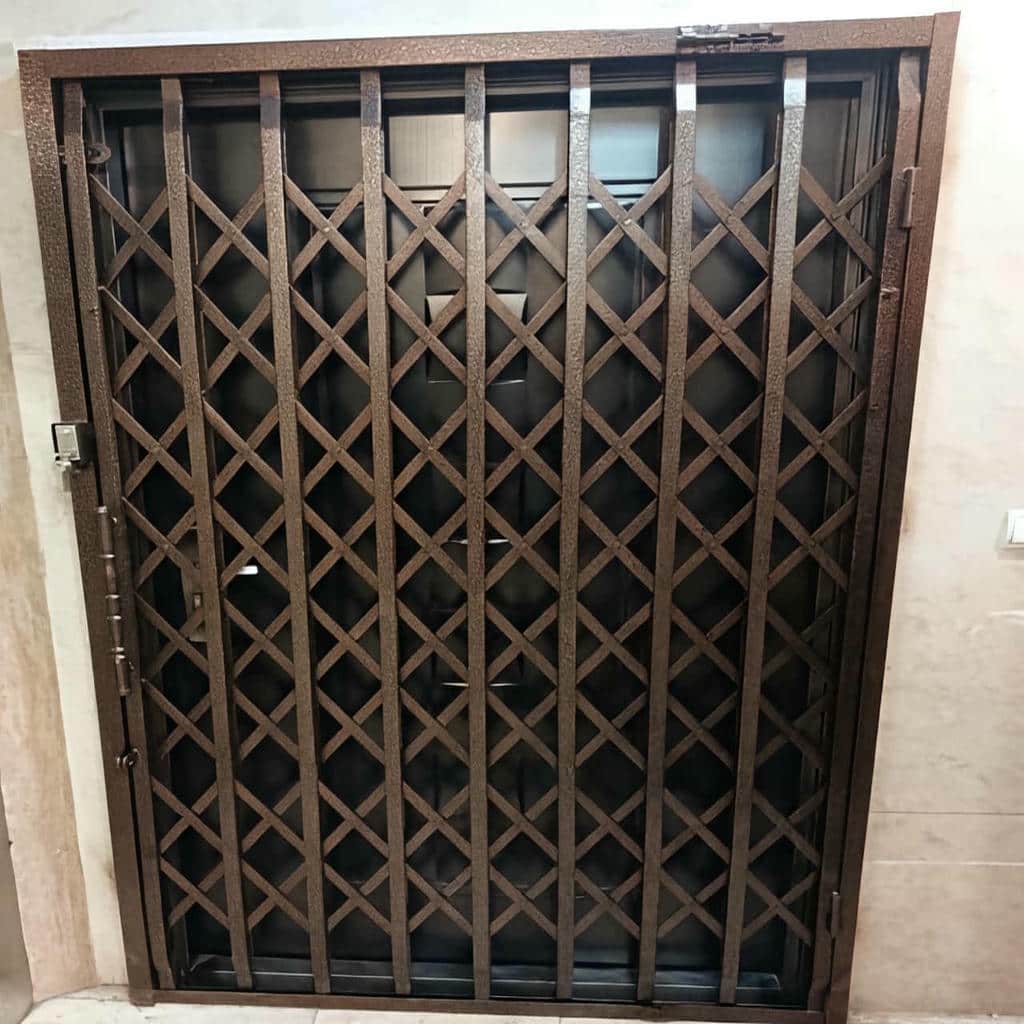 خرید درب آکاردئونی حفاظ متحرک کلاسیک در اصفهان