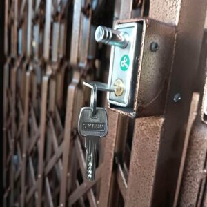 درب آکاردئونی حفاظ متحرک در نیشابور