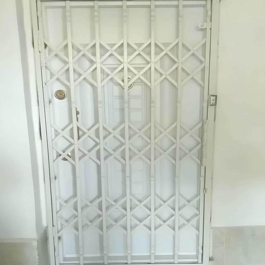 نصب درب آکاردئونی حفاظ متحرک ضدخوردگی در قزوین