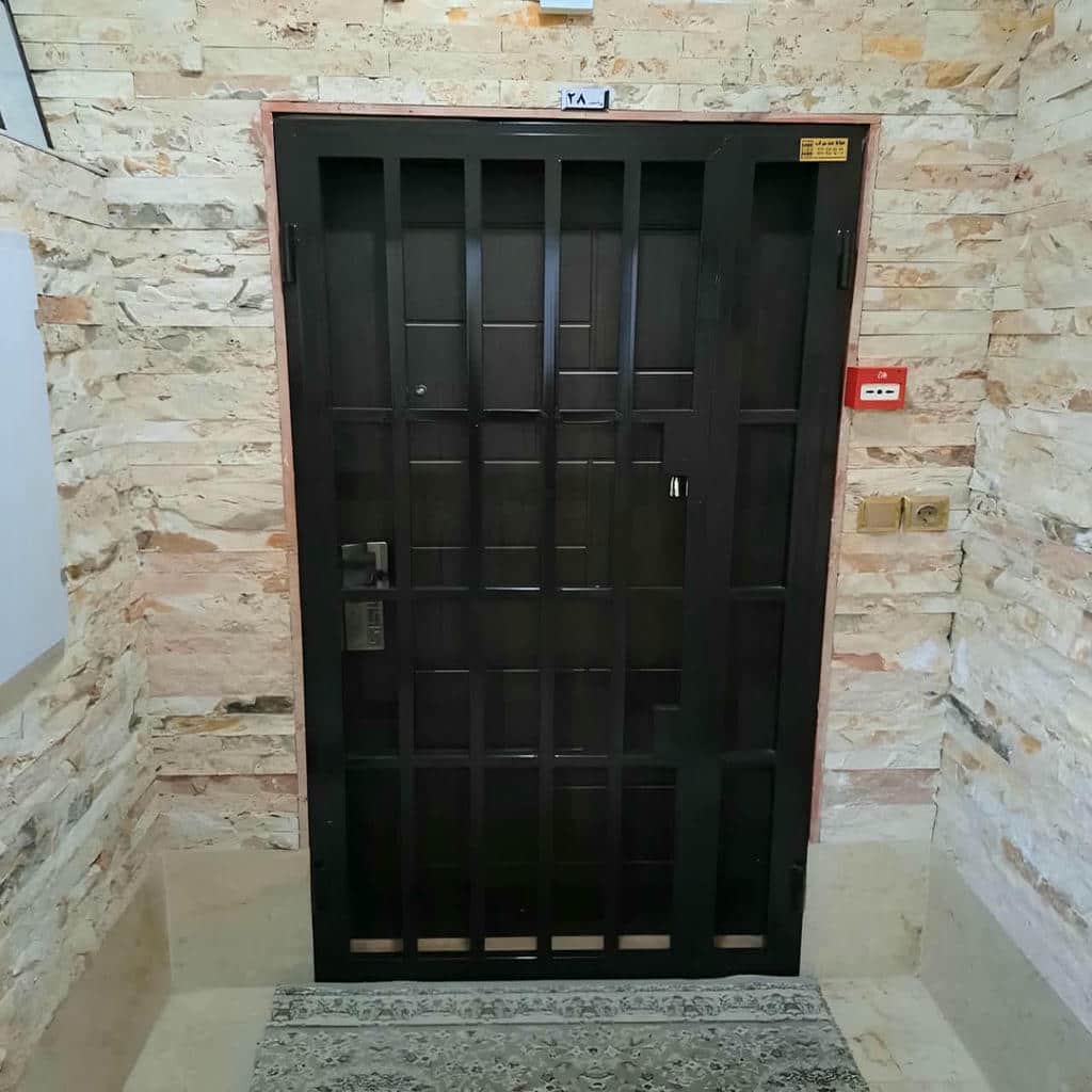 فروش درب آکاردئونی حفاظ متحرک چهارگل در کمال شهر