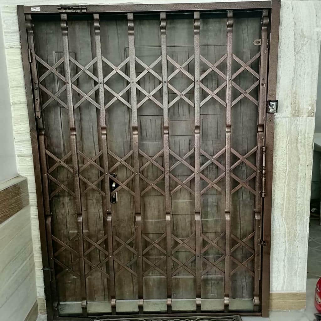 نصب درب آکاردئونی حفاظ متحرک ضدزنگ در ایرانشهر