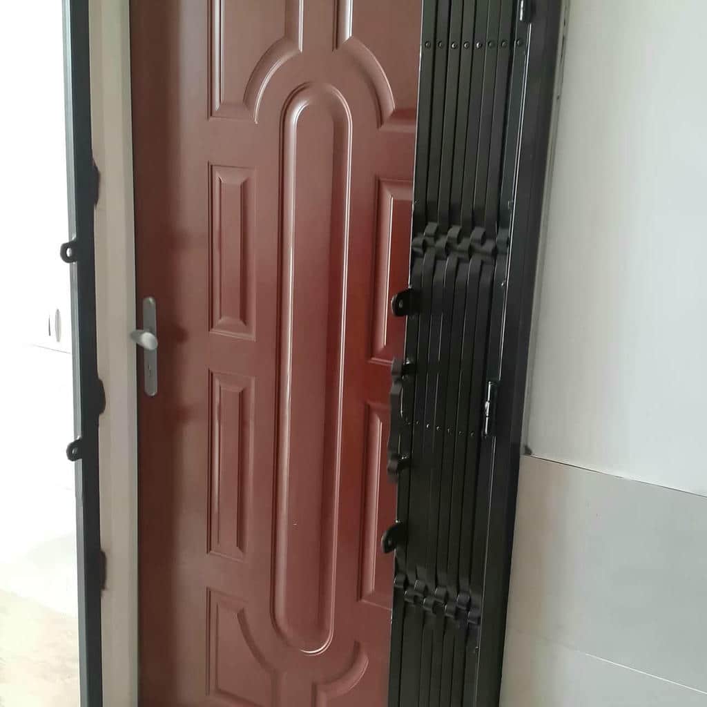 خرید درب آکاردئونی حفاظ متحرک کلاسیک در همدان