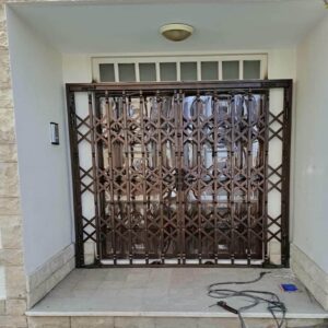 درب آکاردئونی حفاظ متحرک در بندر لنگه