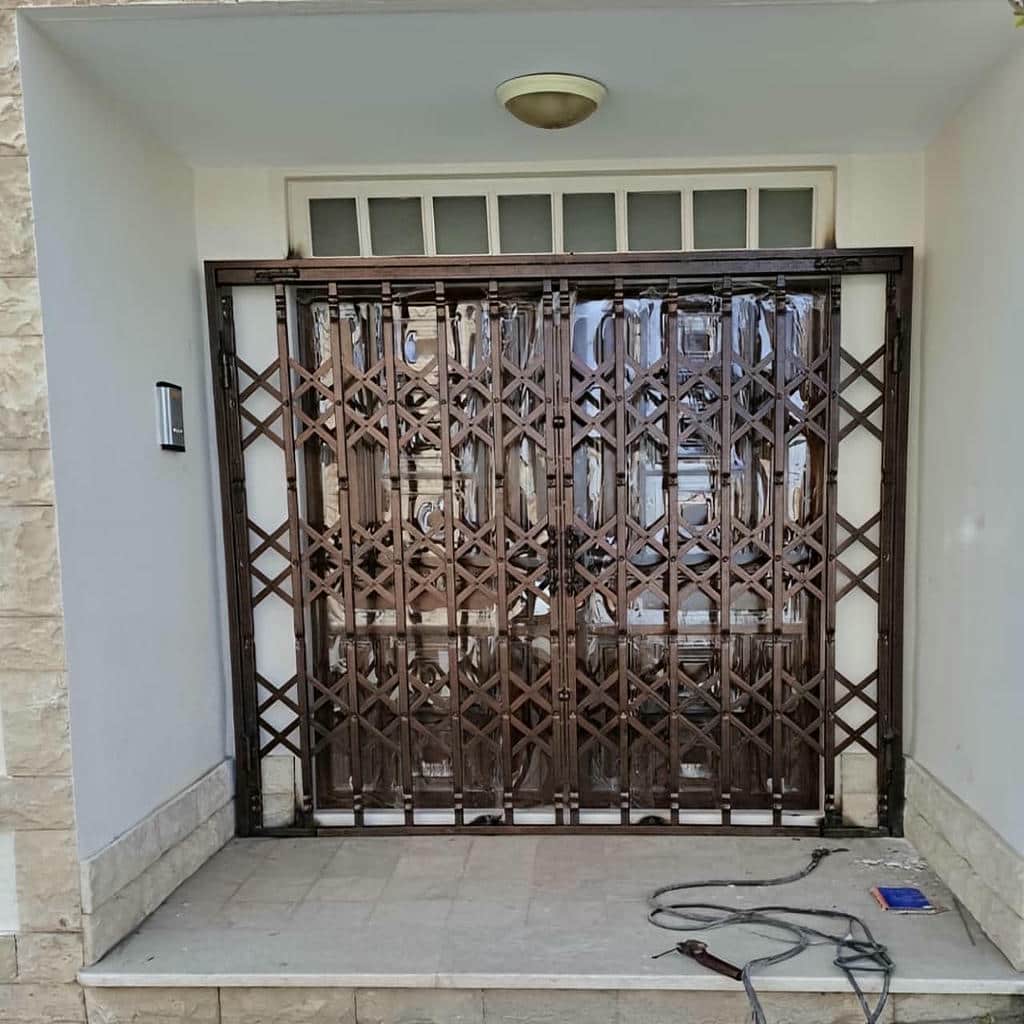 درب آکاردئونی حفاظ متحرک در بندر لنگه