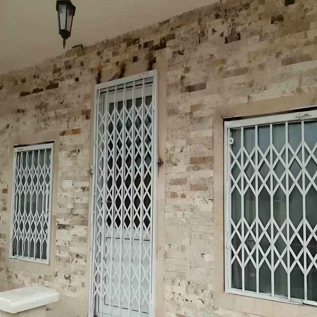 قیمت درب آکاردئونی حفاظ متحرک چهارگل در آبادان