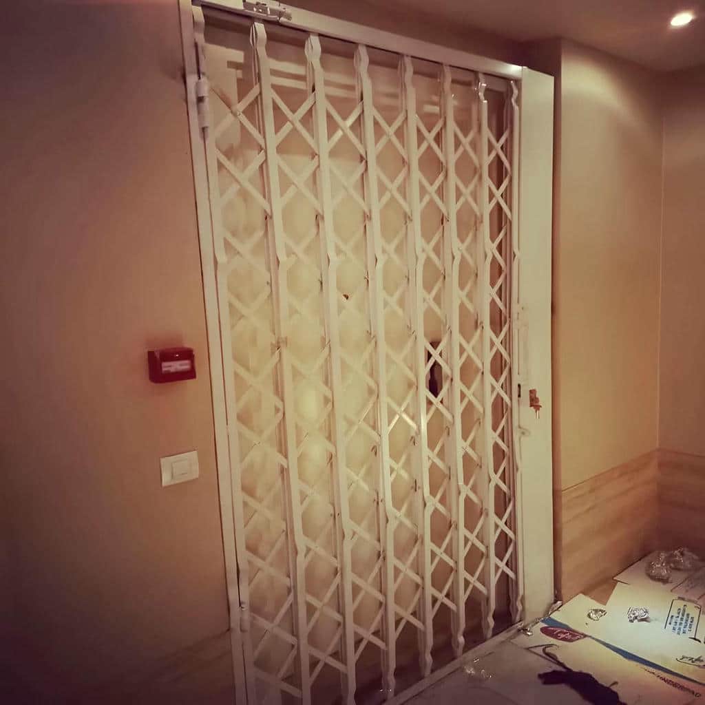 خرید درب آکاردئونی حفاظ متحرک کلاسیک در بابل