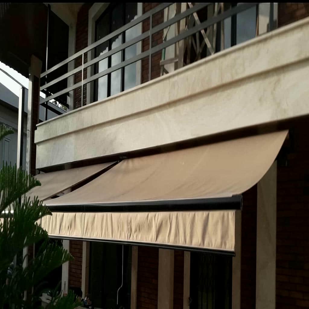 خرید سایبان برقی بازویی مدل کلاسیک در نسیم شهر
