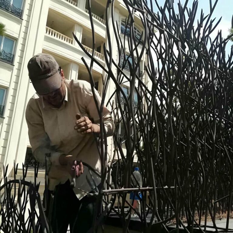 حفاظ شاخ گوزنی در سنندج