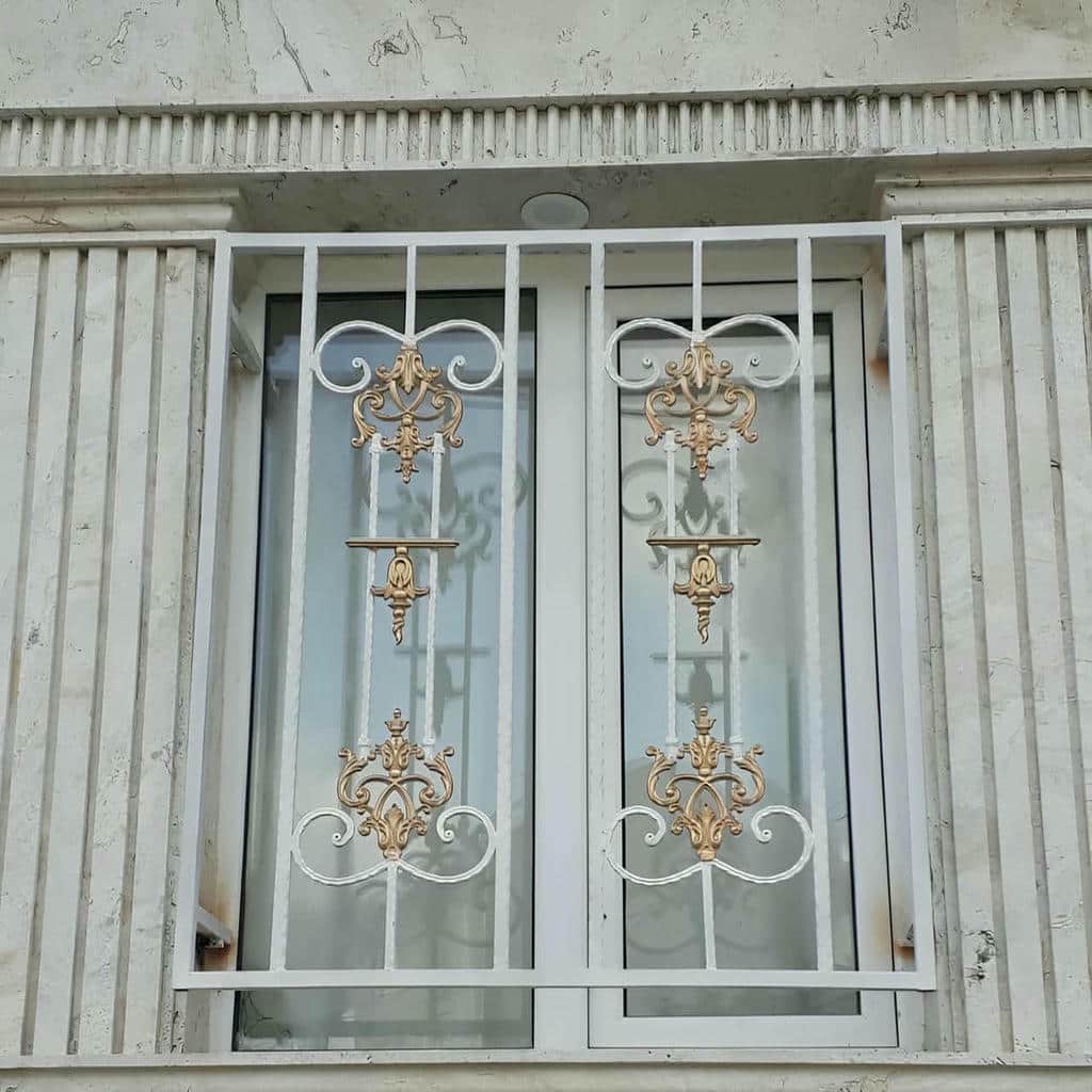 حفاظ پنجره در باغ عباس‌آباد
