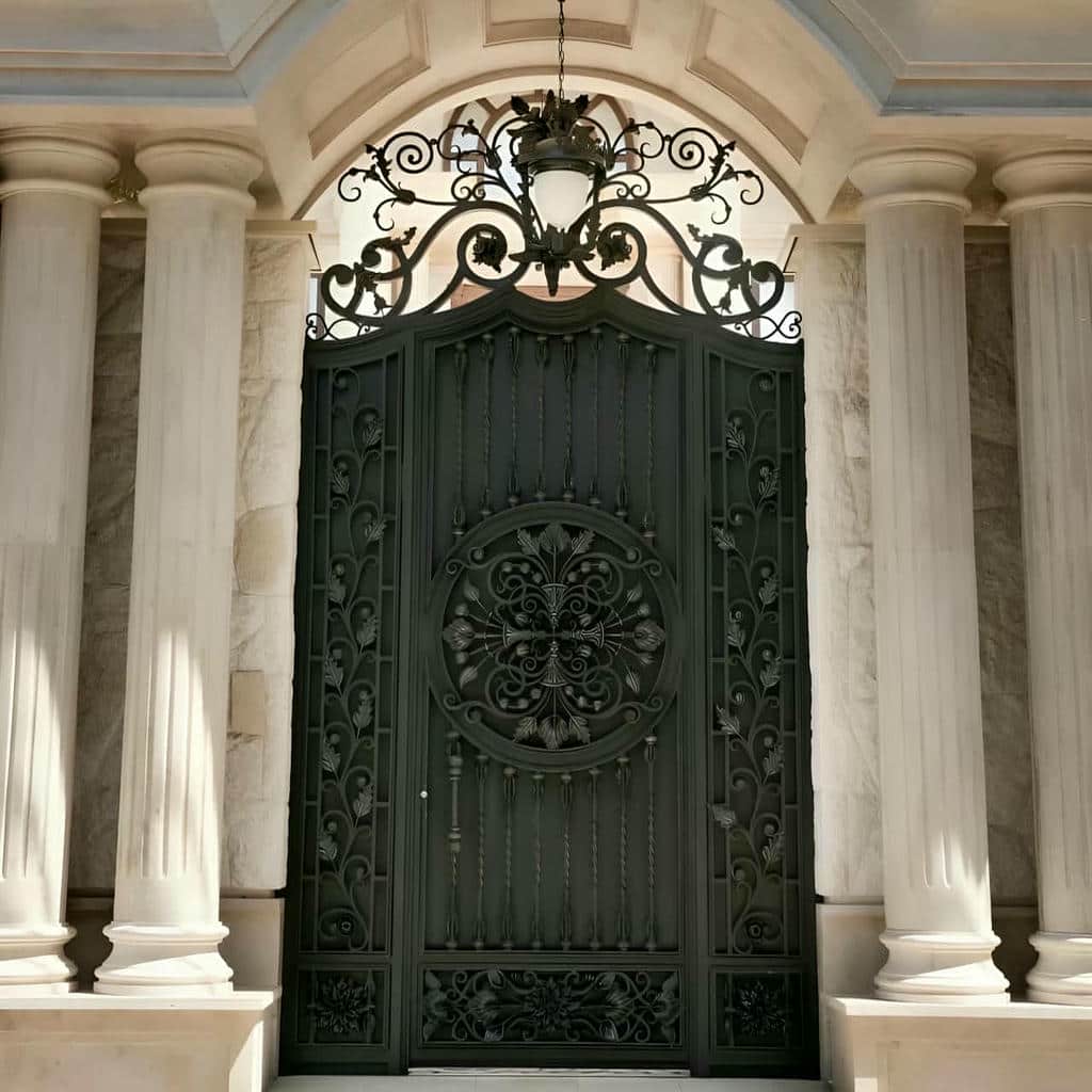 فروش درب حیاط فرفورژه ساده در استان گیلان