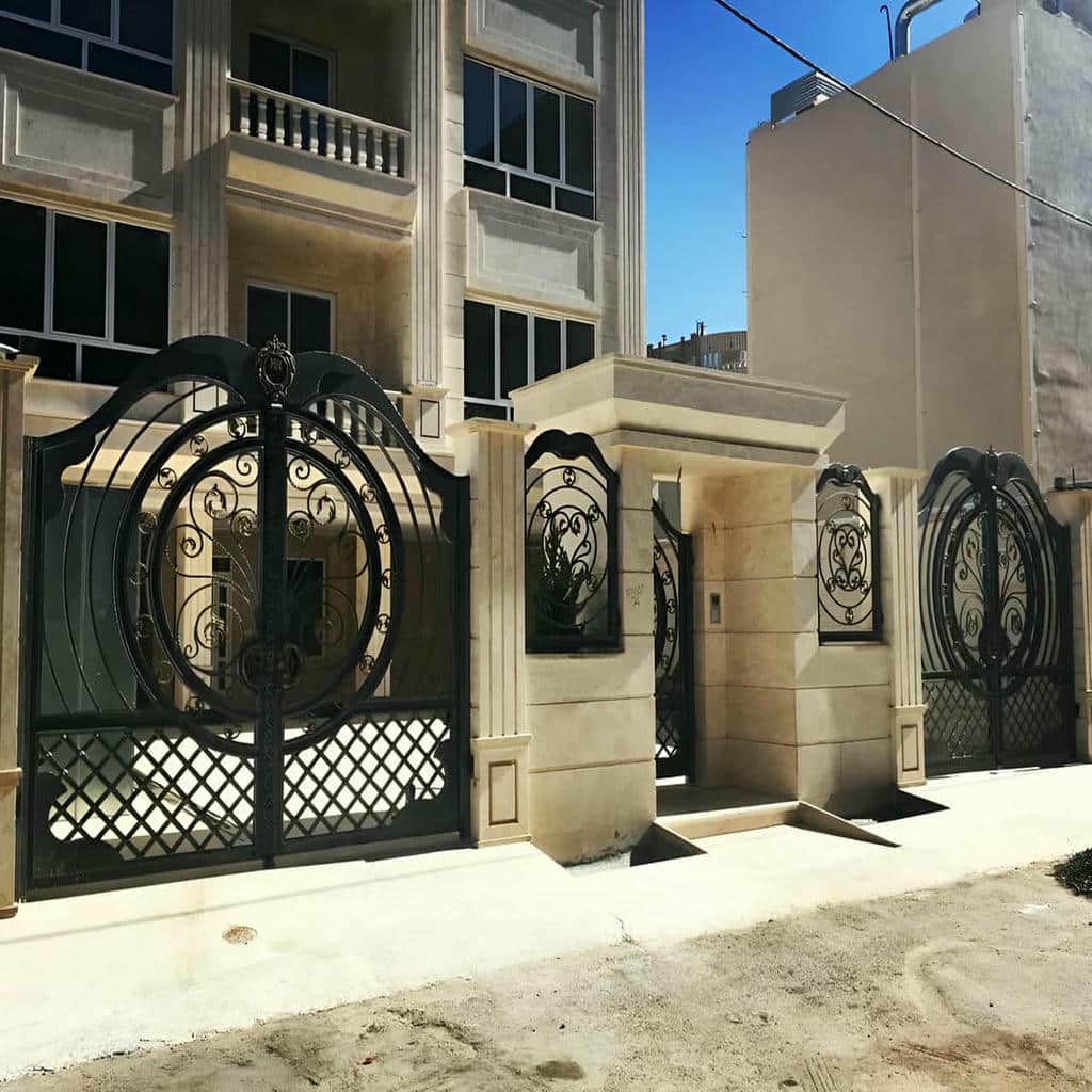 درب حیاط فرفورژه ویلایی در اراک