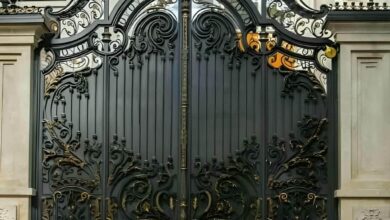 درب حیاط فرفورژه ویلایی در کاشان