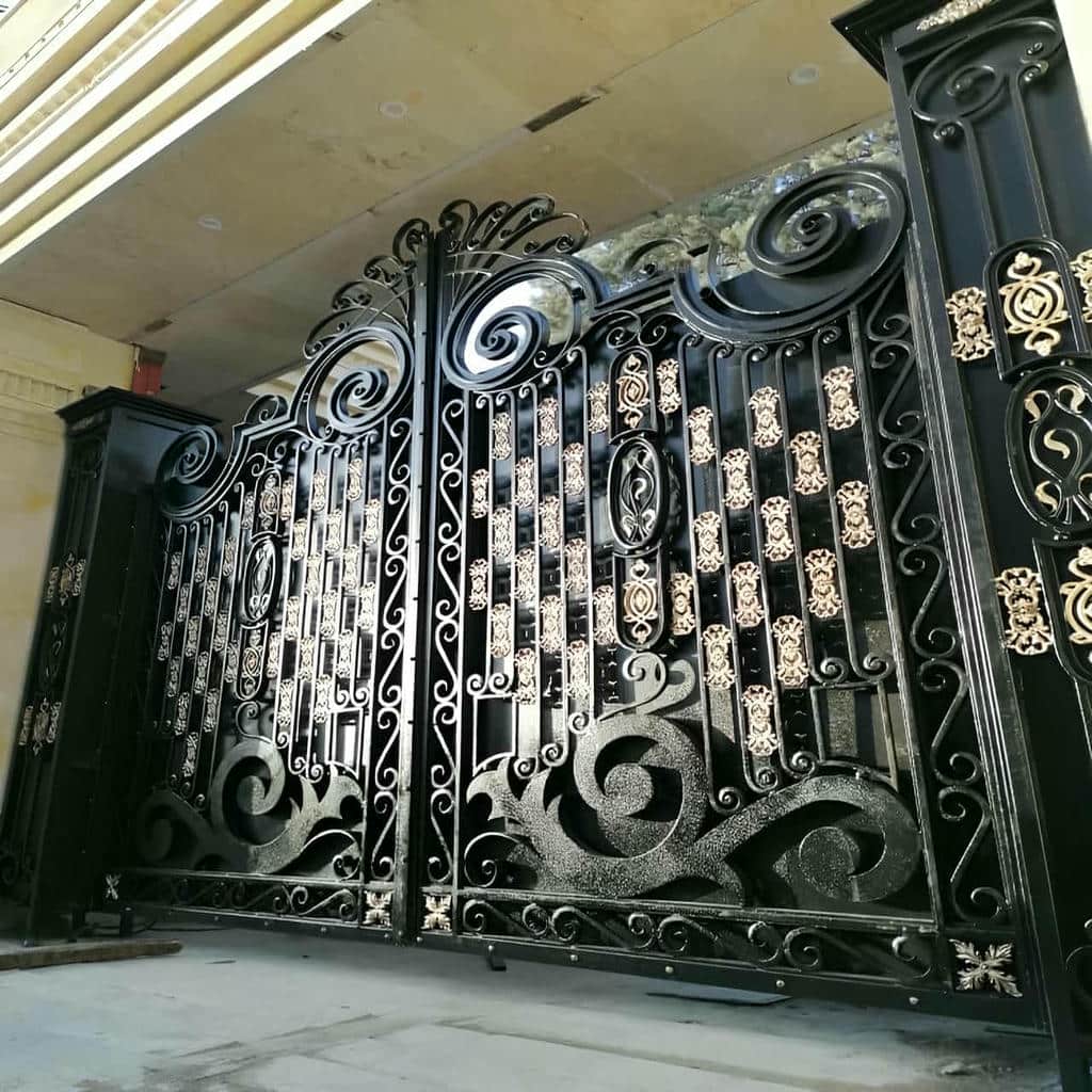 درب حیاط فرفورژه ویلایی در قشم