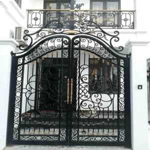درب حیاط فرفورژه ویلایی در سبزوار