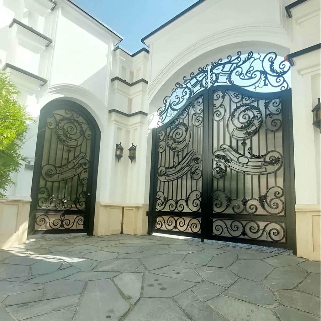 درب حیاط فرفورژه ویلایی در خرم آباد