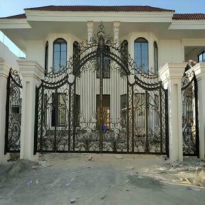درب حیاط فرفورژه ویلایی در همدان