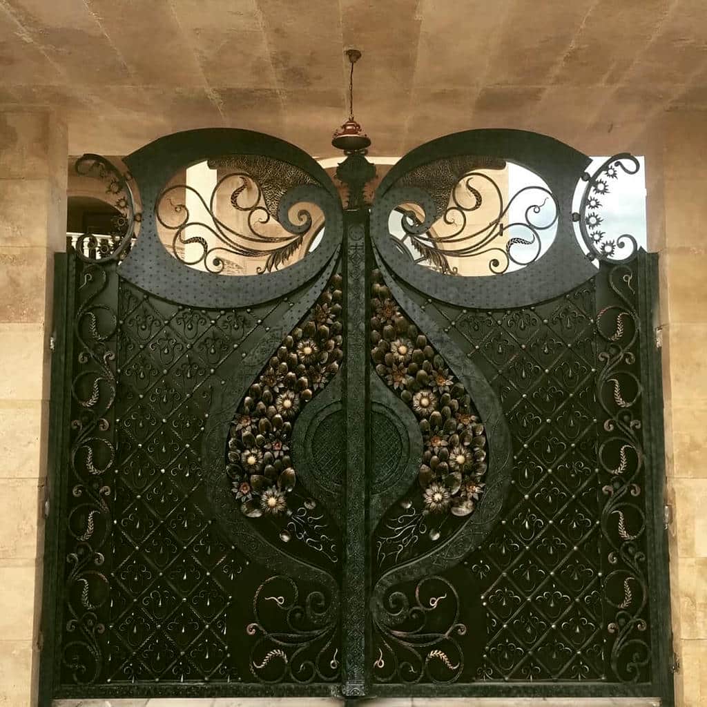 فروش درب حیاط فرفورژه ویلایی پارکینگ در یزد