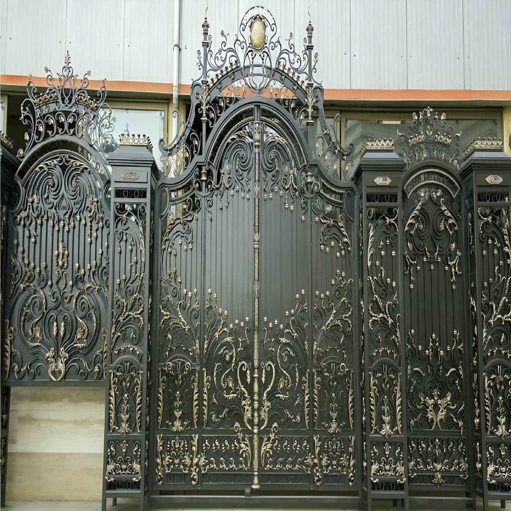 خرید درب حیاط فرفورژه ویلایی کلاسیک در ایرانشهر
