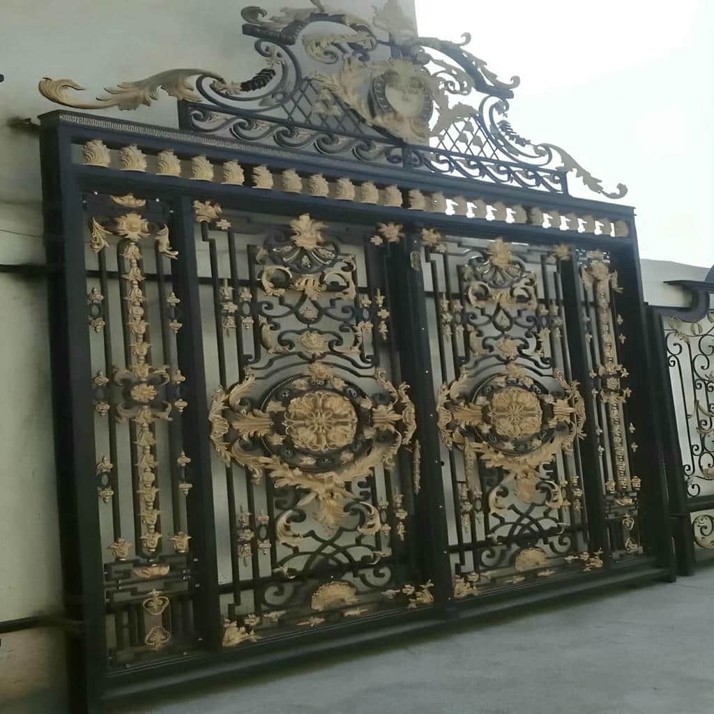 خرید درب حیاط فرفورژه ویلایی کلاسیک در پردیس