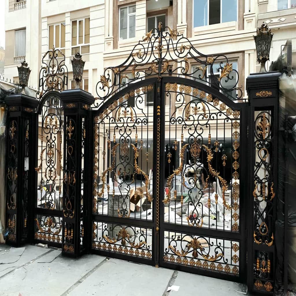 خرید درب حیاط فرفورژه ویلایی کلاسیک در گنبدکاووس