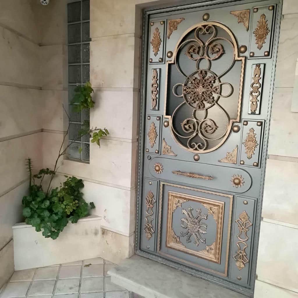 قیمت درب حیاط فرفورژه ویلایی مدرن در اردبیل