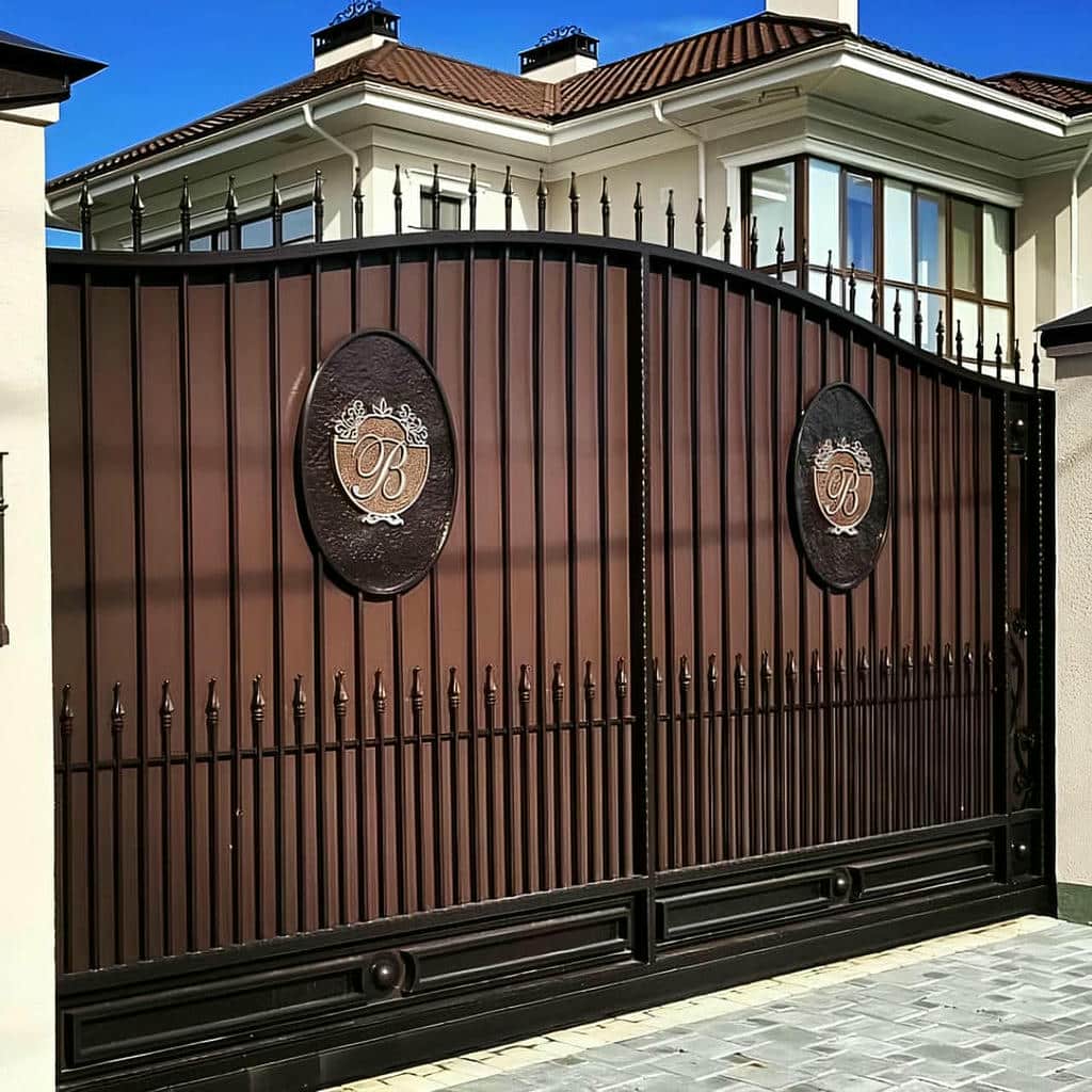 خرید درب حیاط فرفورژه ویلایی کلاسیک در زاهدان