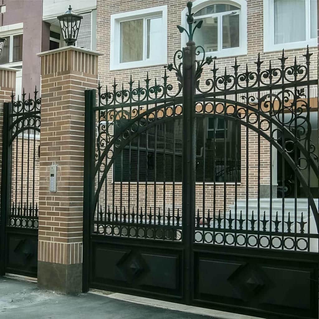 نصب درب حیاط فرفورژه ویلایی ایمن در نسیم شهر