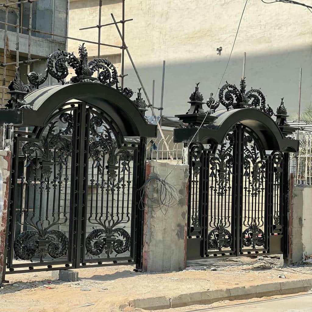 فروش درب حیاط فرفورژه ویلایی پارکینگ در اصفهان