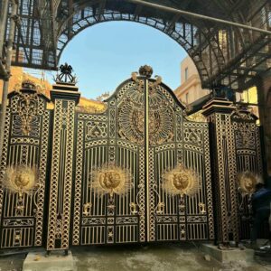 درب حیاط فرفورژه ویلایی در قم