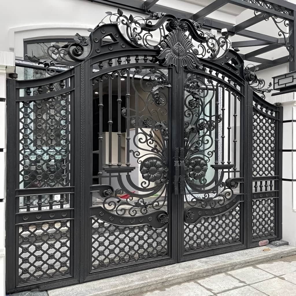 قیمت درب حیاط فرفورژه ویلایی کلاسیک در آبسرد