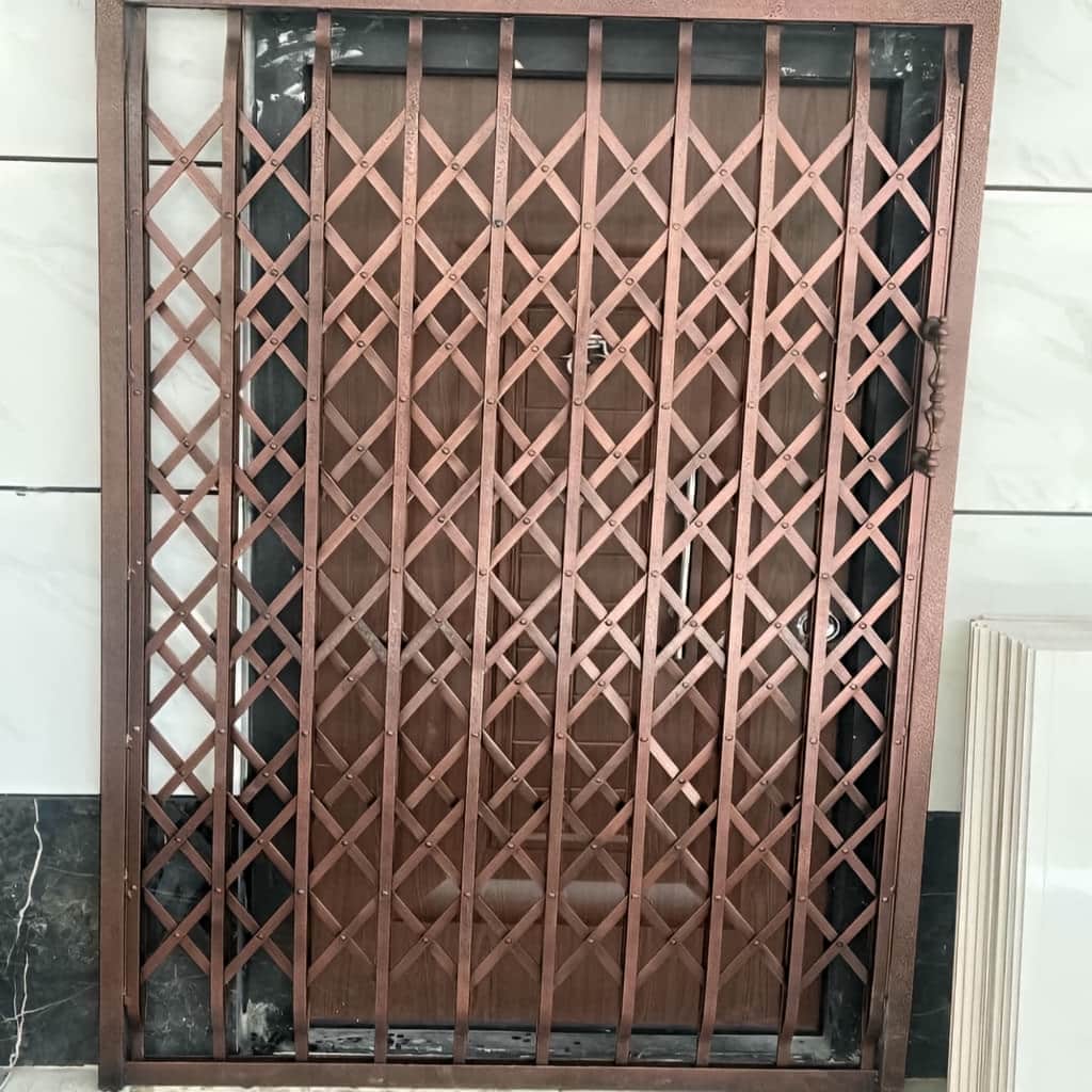 درب آکاردئونی ضد سرقت با رنگ کوره ای مقاوم