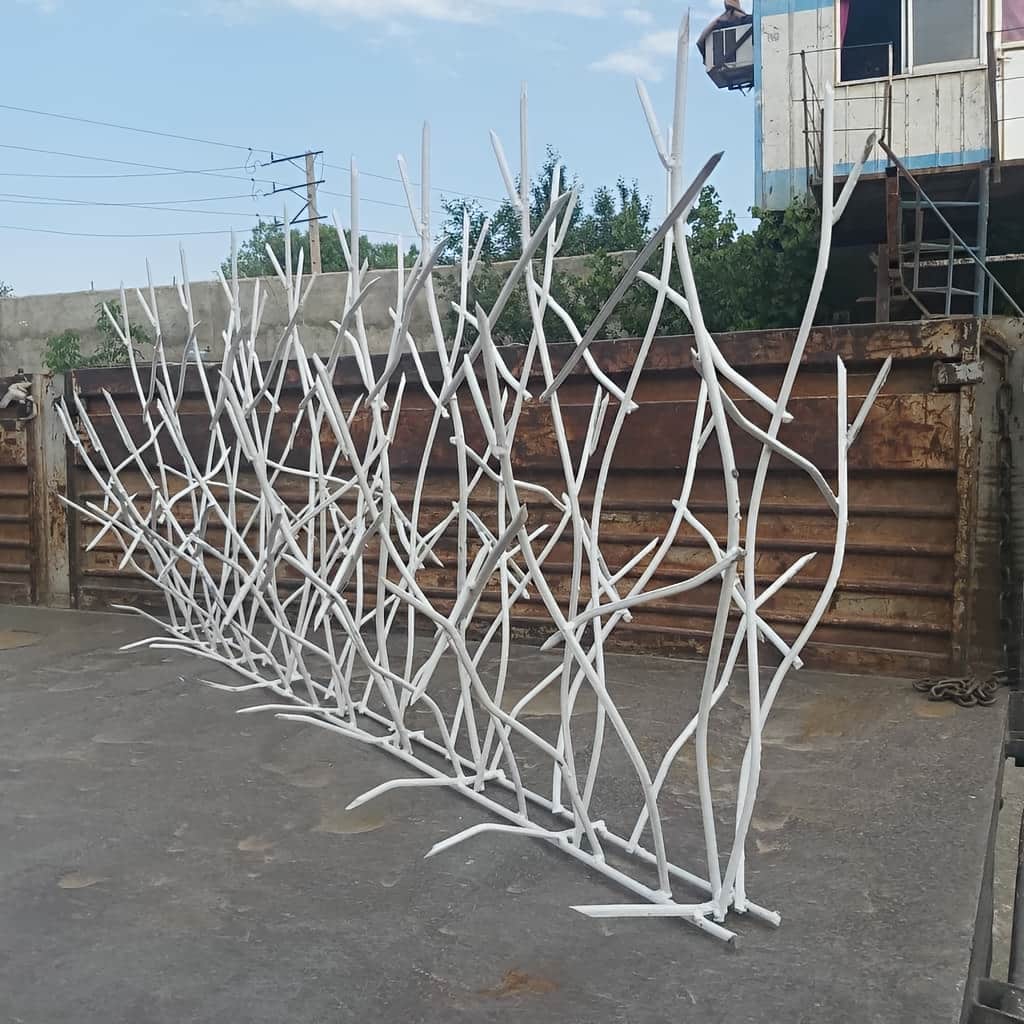 حفاظ روی دیوار با تراکم مناسب شاخه ها